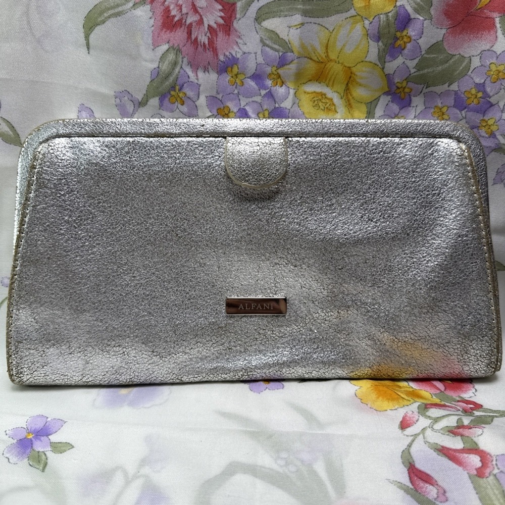 Alfani Silver Metallic‎ Clutch Purse Snap Closure Evening Bag 6x11"